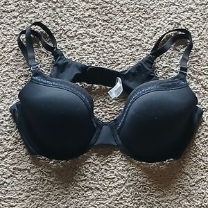Wacoal Black Bra with Molded Cups and Adjustable Straps